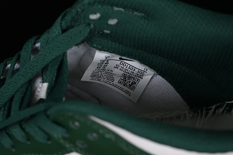 All categories Nk SB Dunk series Nk SB Dunk Low low-top sneakers Nk Dunk Low "Gorge Green" retro white and green SB low-top sports and leisure sneakers DD1503-300